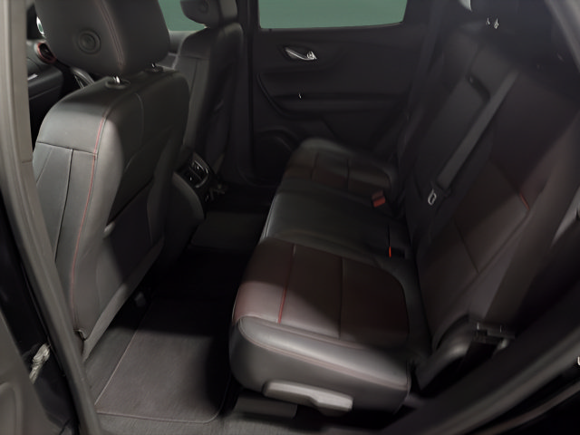 Used 2025 Chevrolet Blazer RS FWD image 13