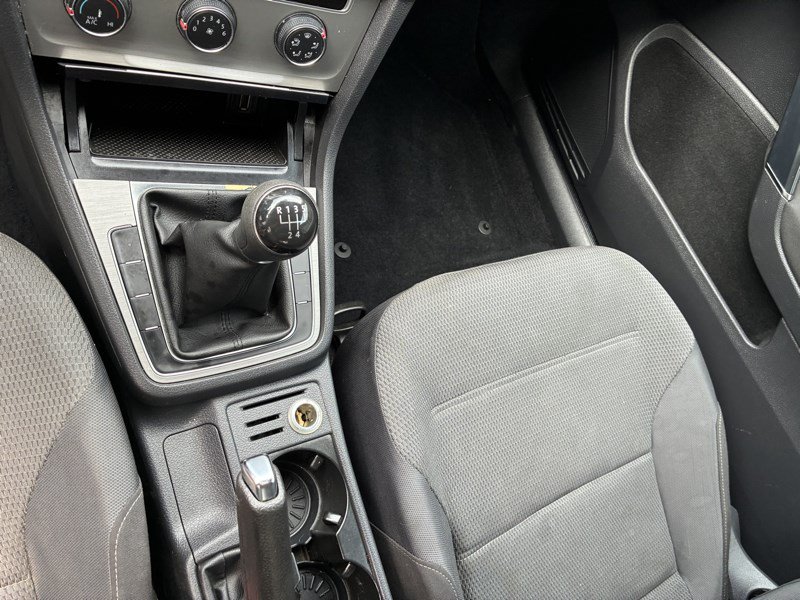 Used 2015 Volkswagen Golf Launch Edition FWD image 8