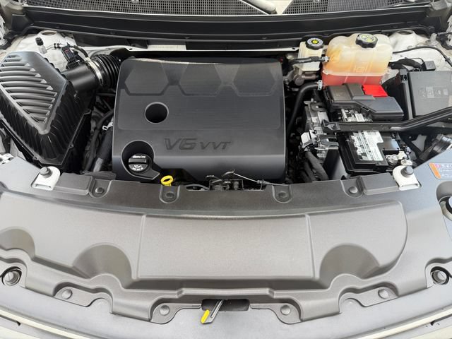 Used 2021 Chevrolet Traverse RS w/ LPO, 'HIT The Road' Package FWD image 23