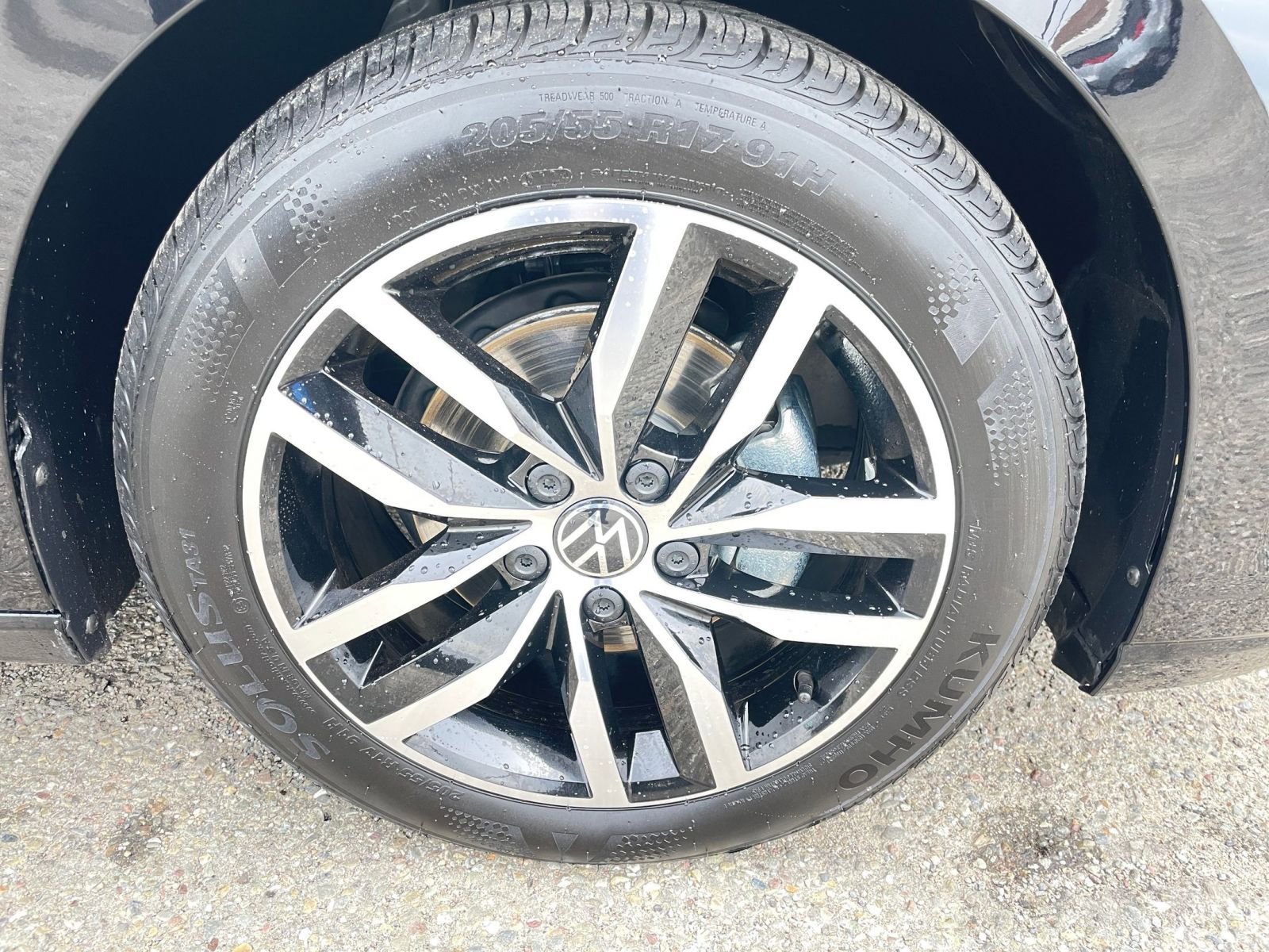 Used 2025 Volkswagen Jetta SE image 31