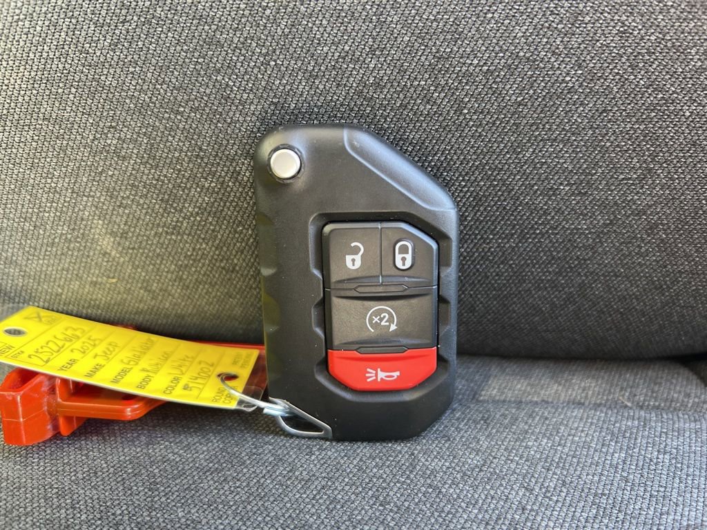 Certified 2025 Jeep Gladiator Rubicon w/ Convenience Group image 29