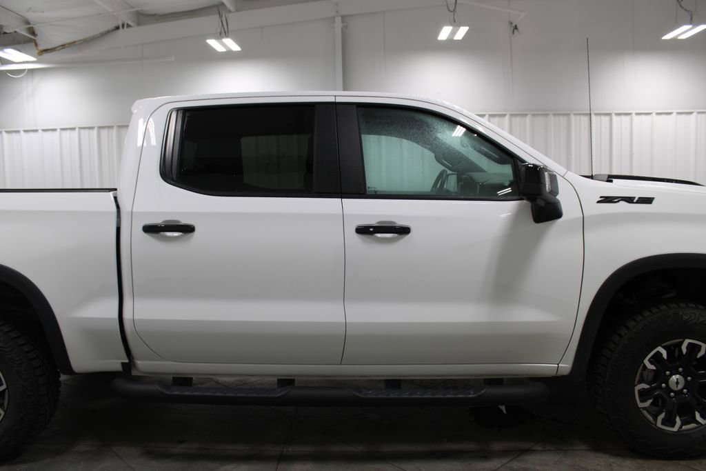 Used 2024 Chevrolet Silverado 1500 ZR2 w/ Technology Package image 11