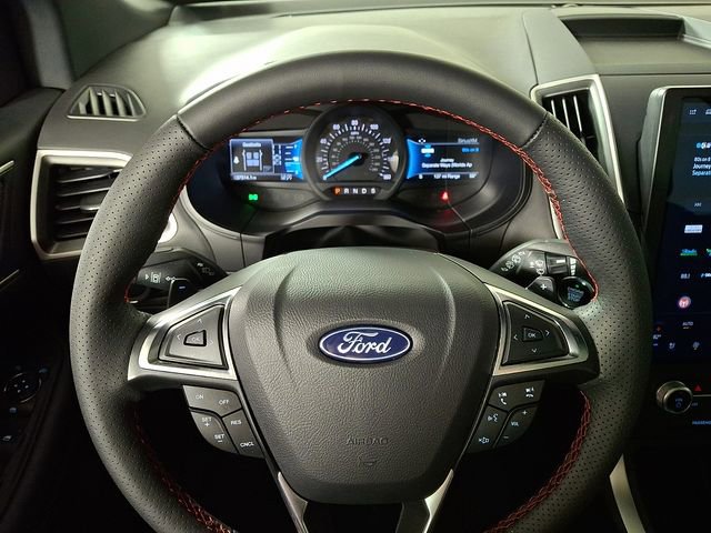 Used 2024 Ford Edge ST-Line w/ Class II Trailer Tow Package AWD/4WD image 18