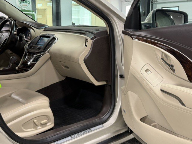 Used 2014 Buick LaCrosse Premium w/ Driver Confidence Package FWD image 8