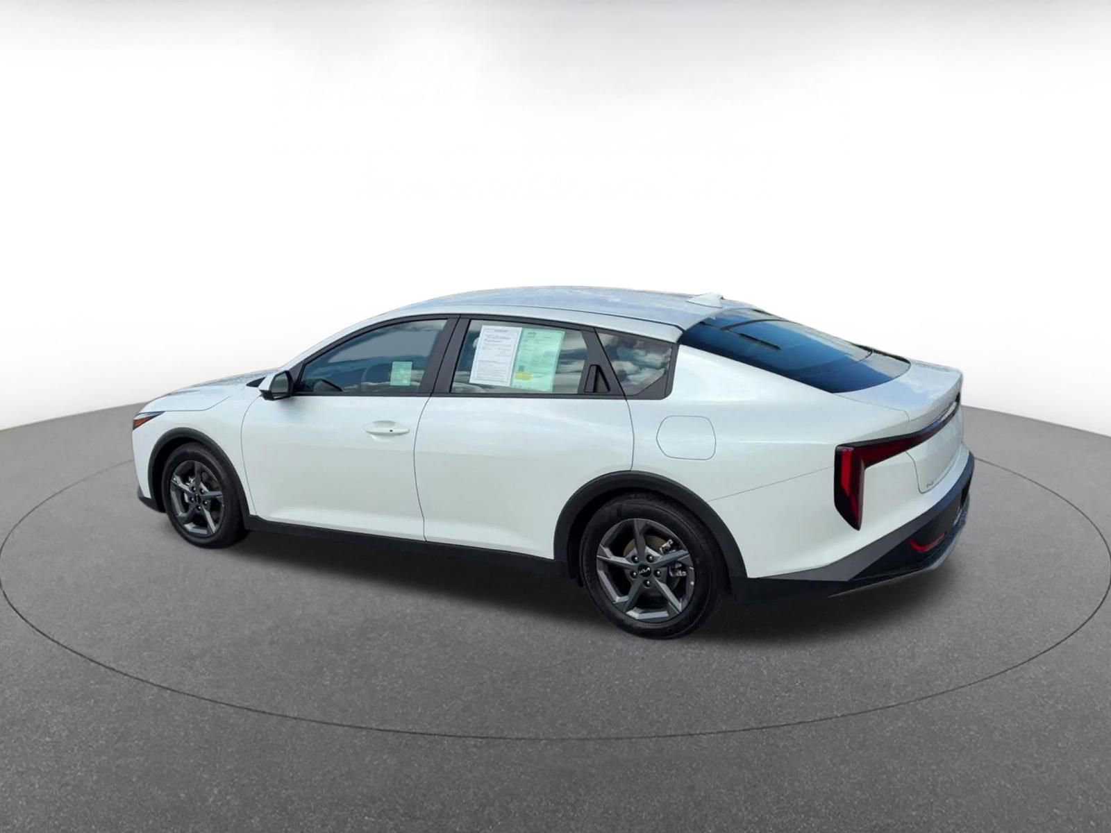 Used 2025 Kia K4 LXS image 10