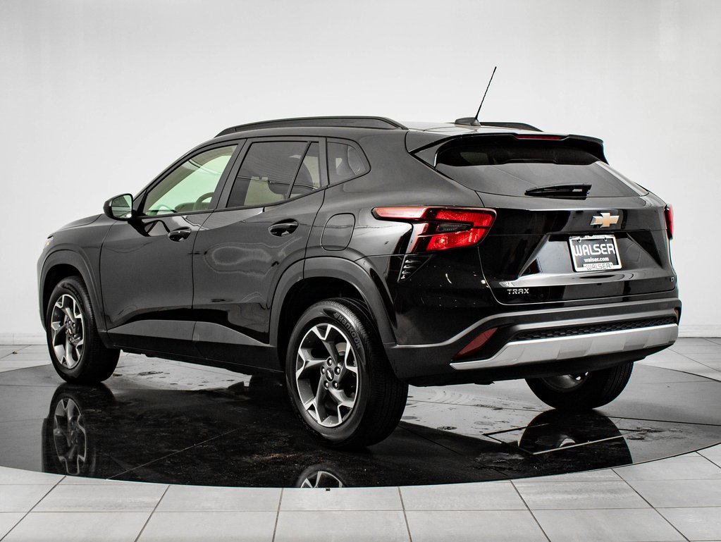 Used 2024 Chevrolet Trax LT w/ Driver Confidence Package image 11