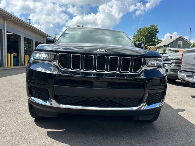 Used 2024 Jeep Grand Cherokee L Laredo AWD/4WD image 21