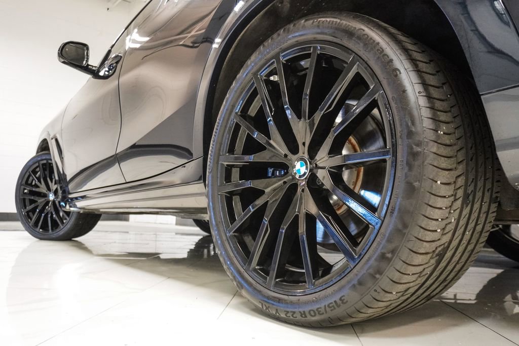 Used 2021 BMW X6 M50i w/ Executive Package image 39