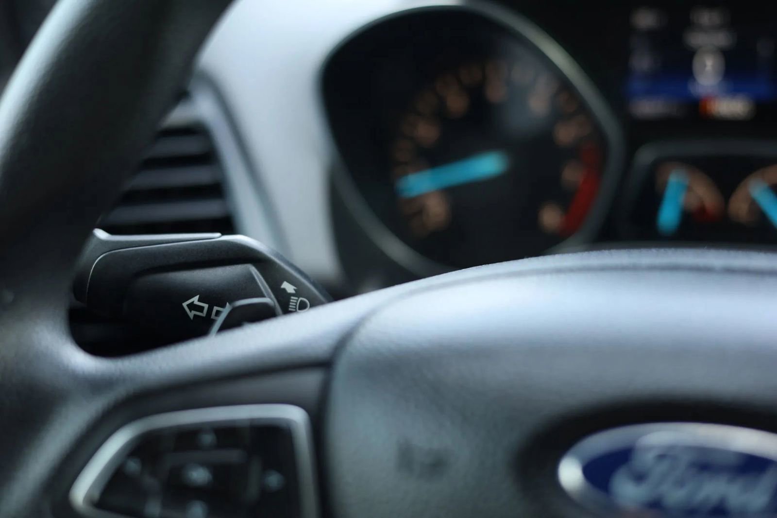 Used 2017 Ford Escape SE w/ SE Cold Weather Package image 17