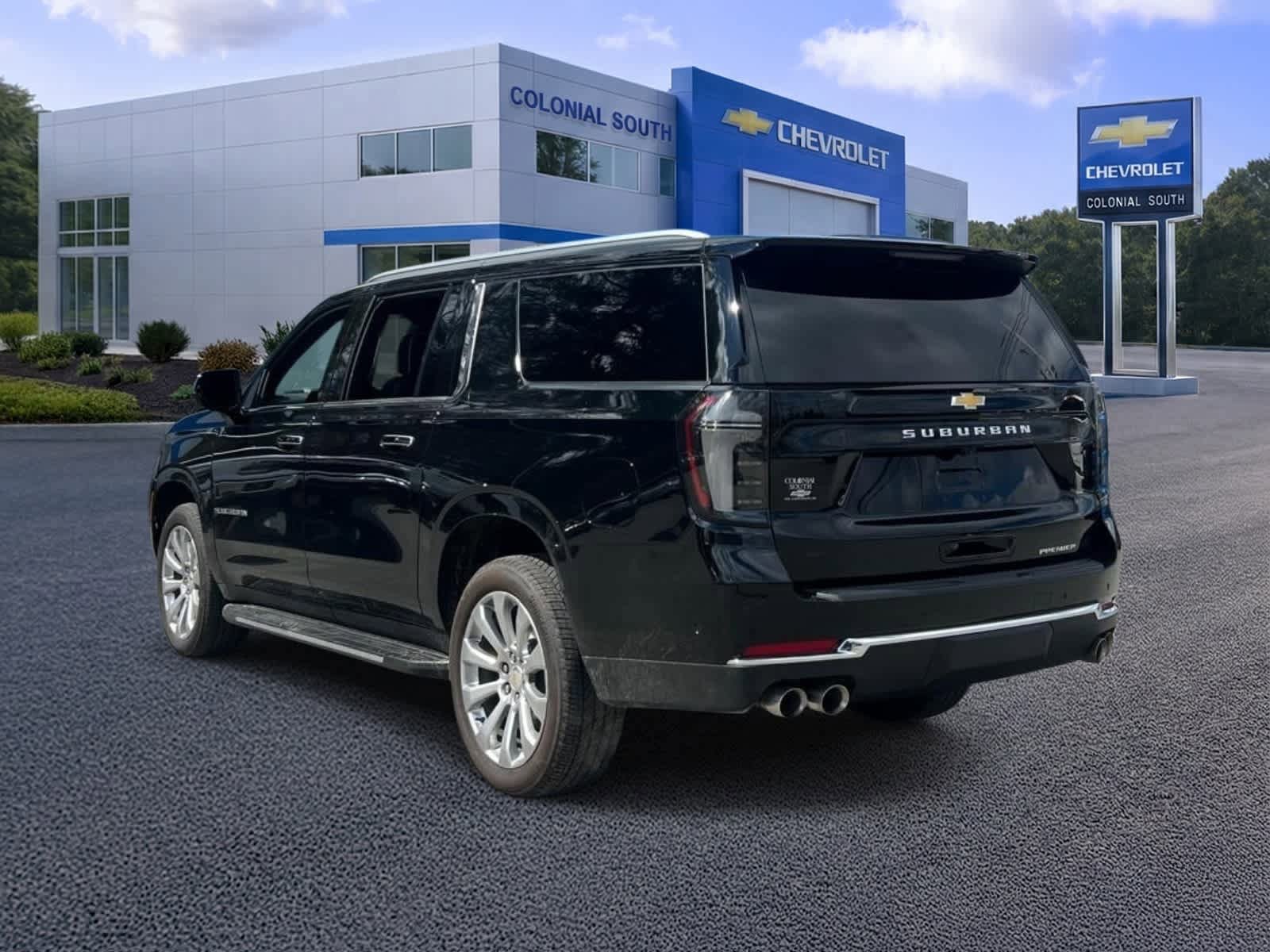 Certified 2025 Chevrolet Suburban Premier w/ Sun And Tow Package image 4