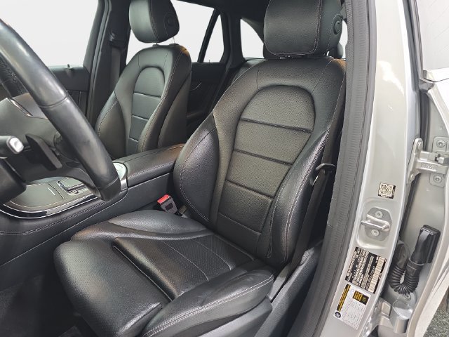 Used 2020 Mercedes-Benz GLC 300 4MATIC image 14