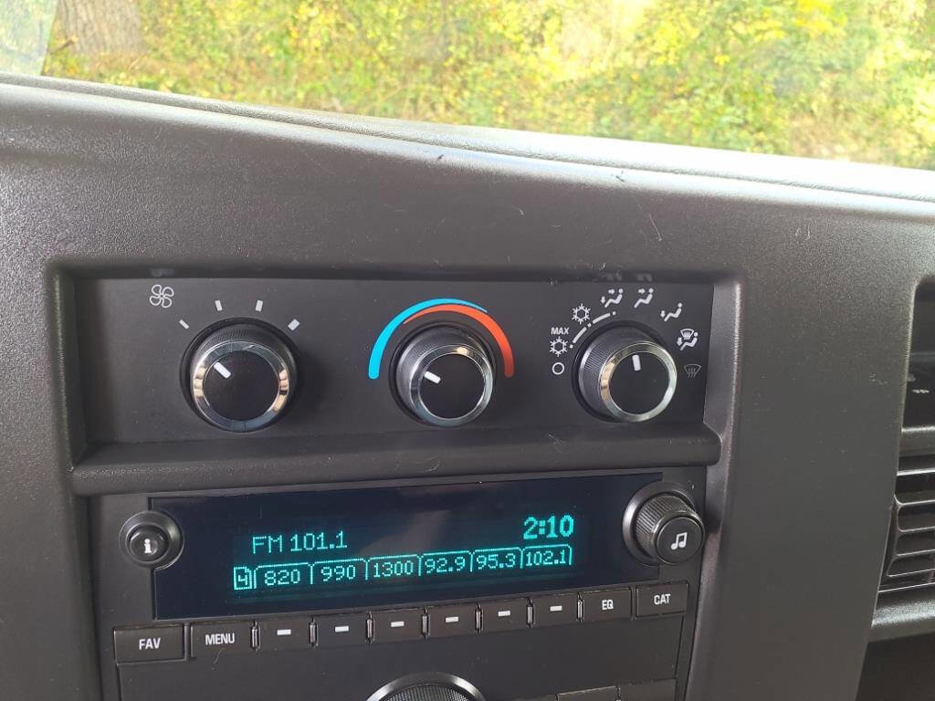 Used 2018 Chevrolet Express 2500 w/ Driver Convenience Package image 19