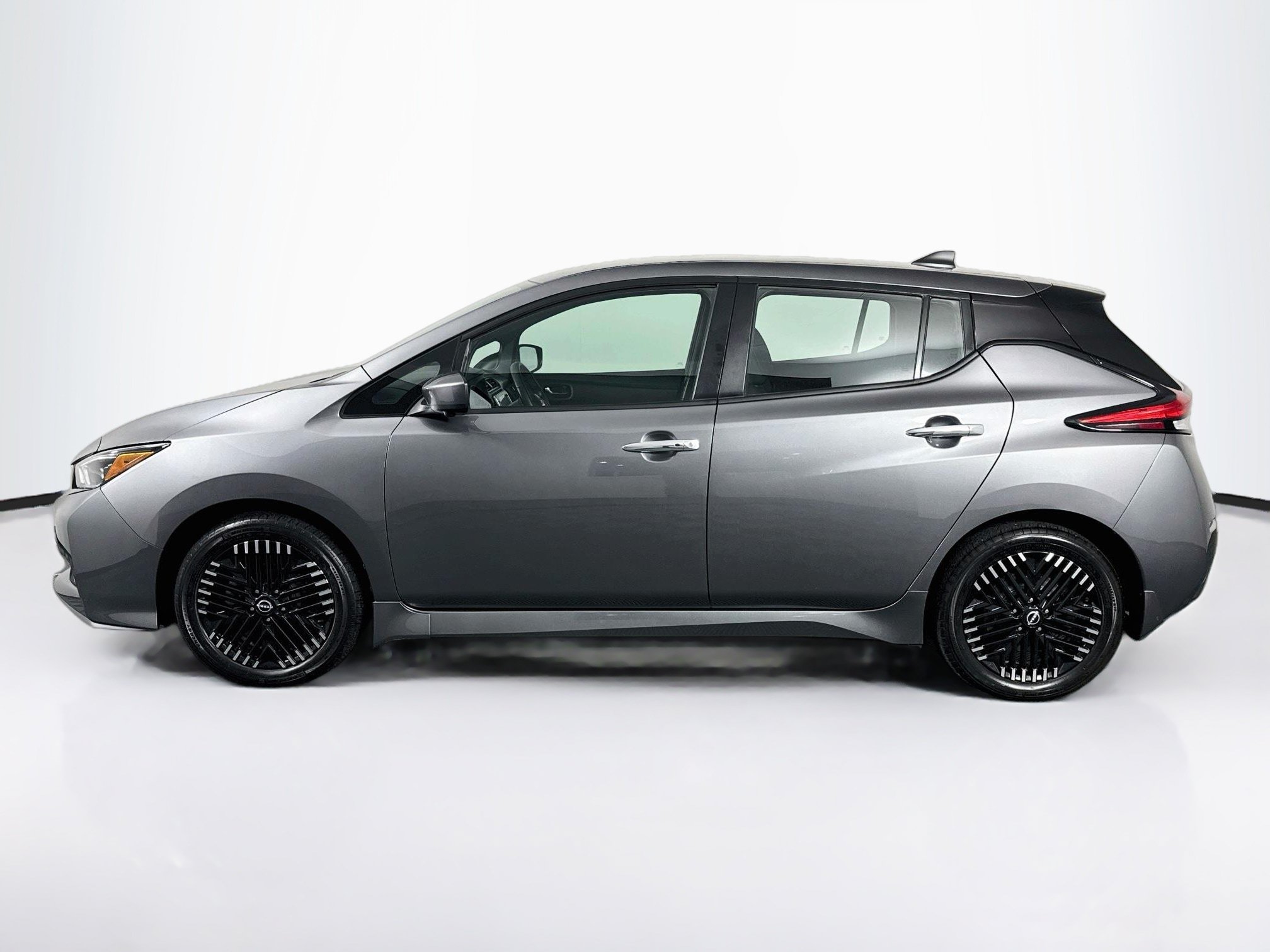 Used 2024 Nissan Leaf SV Plus FWD image 11