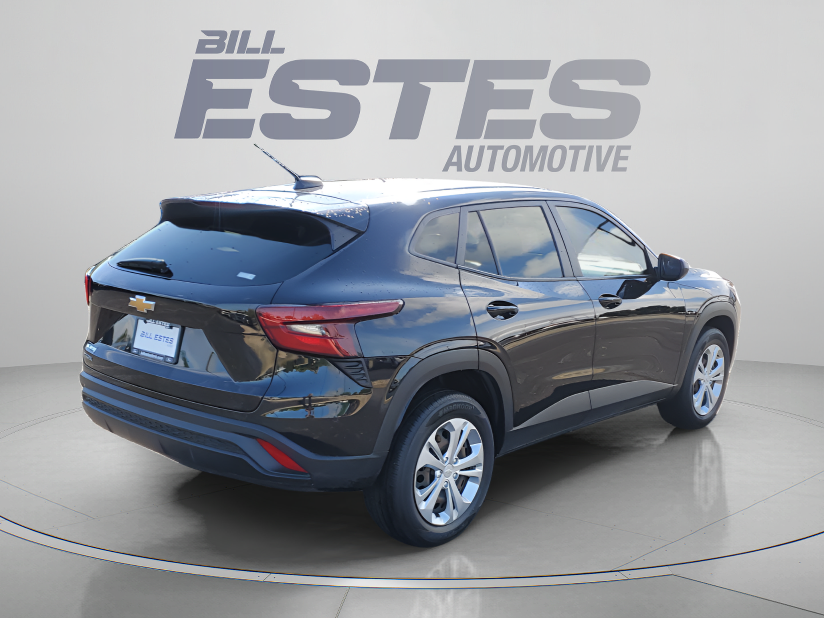 Used 2024 Chevrolet Trax LS FWD image 4