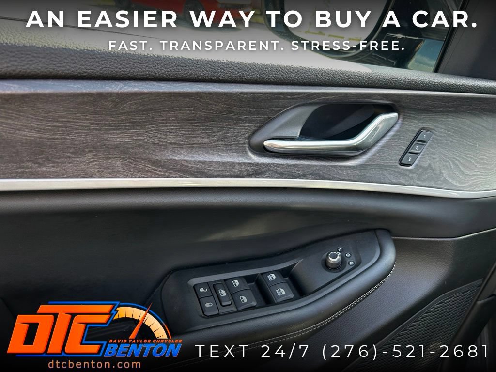 Used 2025 Jeep Grand Cherokee L Limited w/ Luxury Tech Group II AWD/4WD image 12