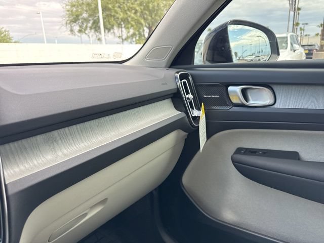 New 2026 Volvo XC40 B5 Ultra w/ Climate Package AWD/4WD image 25