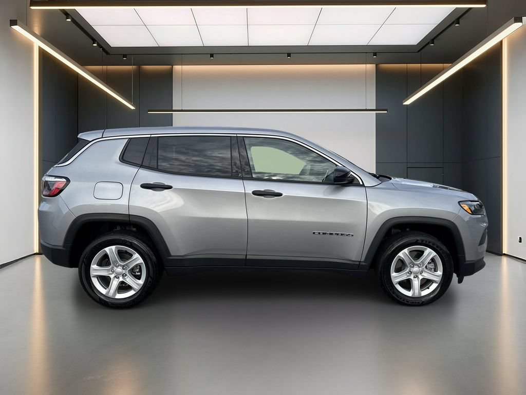 Used 2024 Jeep Compass Sport AWD/4WD image 7