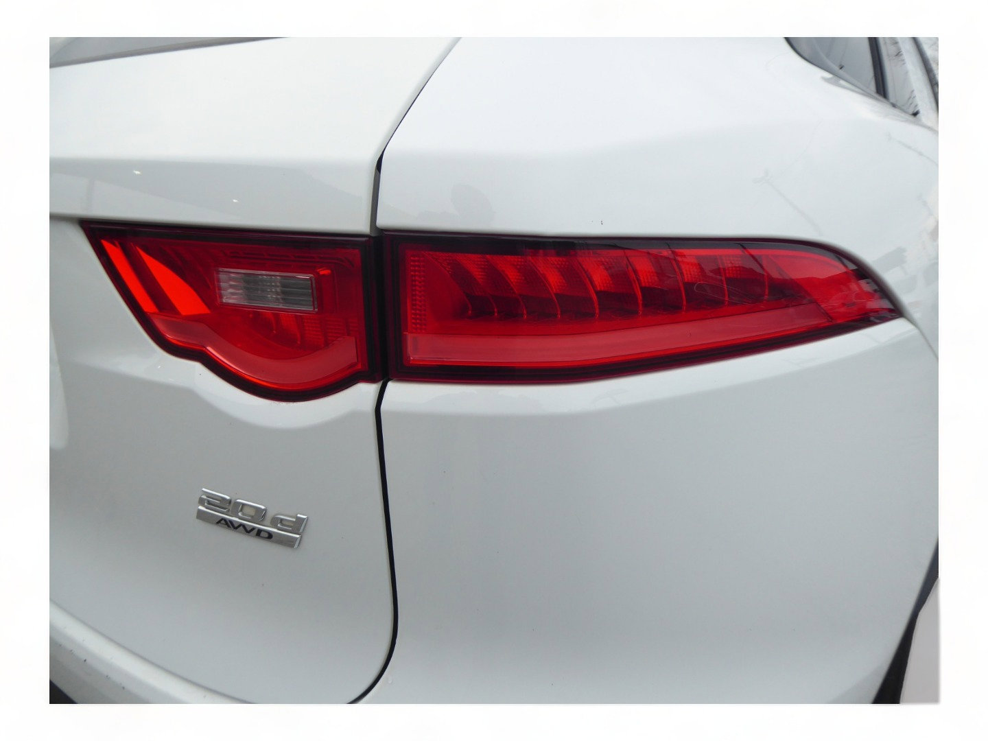 Used 2017 Jaguar F-PACE R-Sport image 26