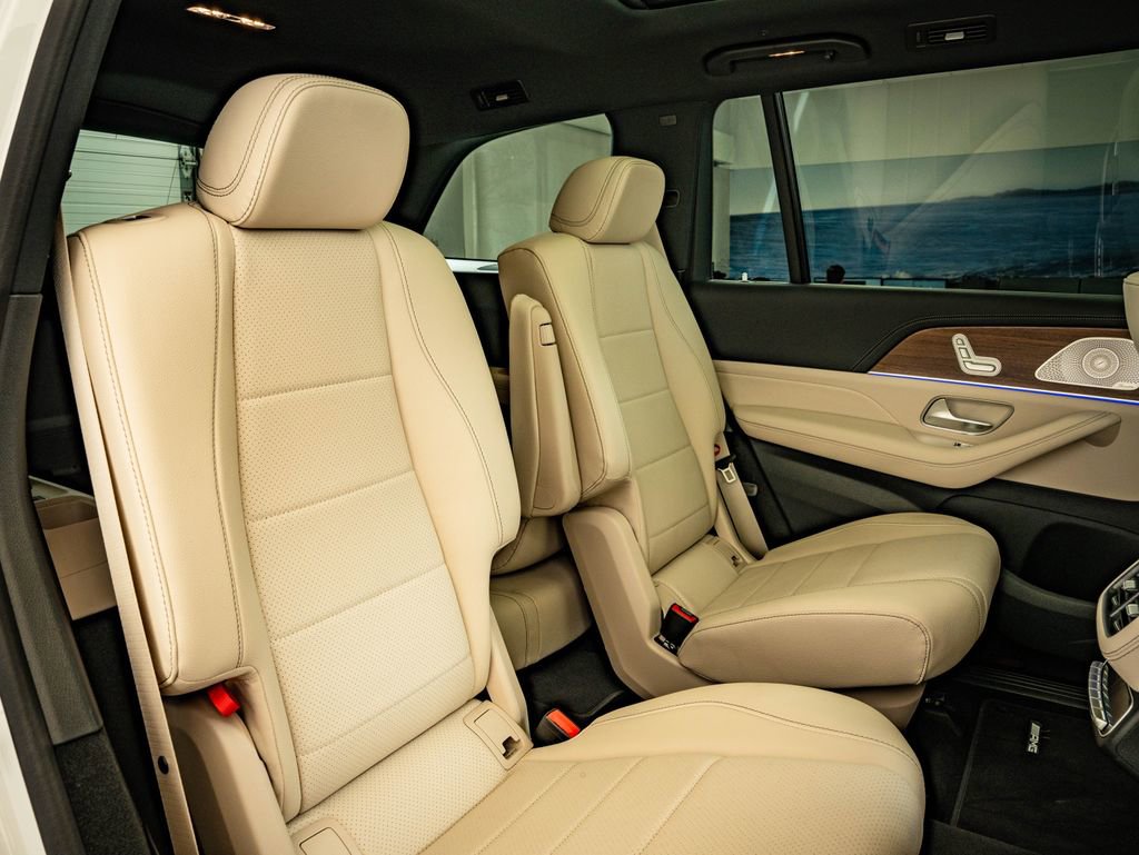 Used 2025 Mercedes-Benz GLS 450 4MATIC image 50