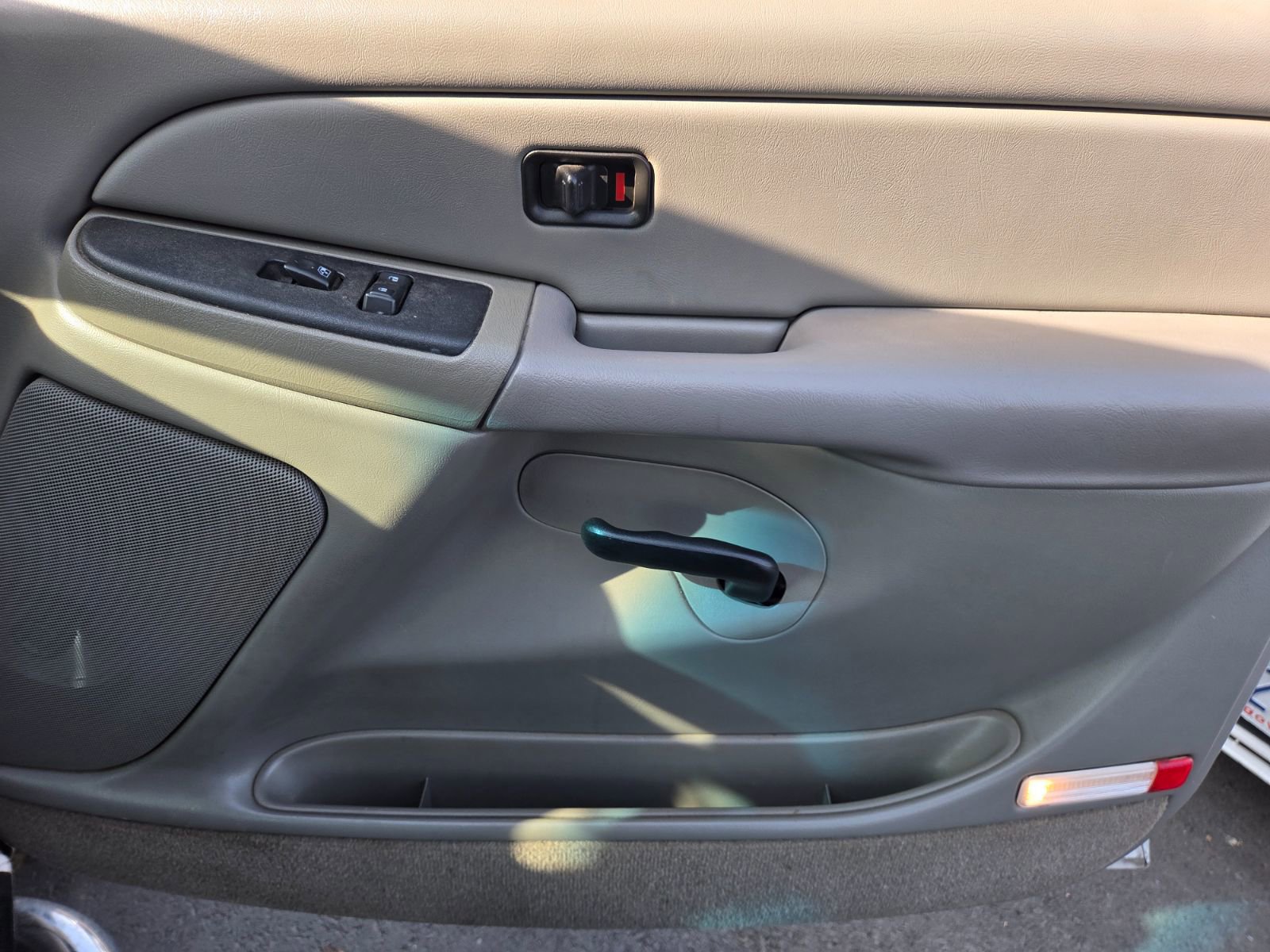 Used 2005 Chevrolet Avalanche LS w/ Onstar Plus Package image 13