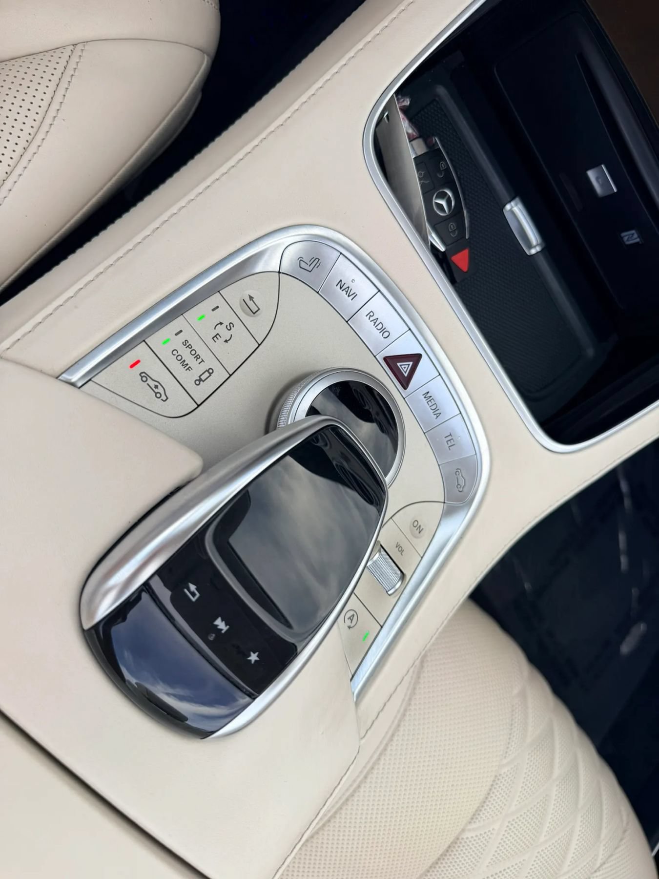 Used 2017 Mercedes-Benz S 550 Cabriolet image 28