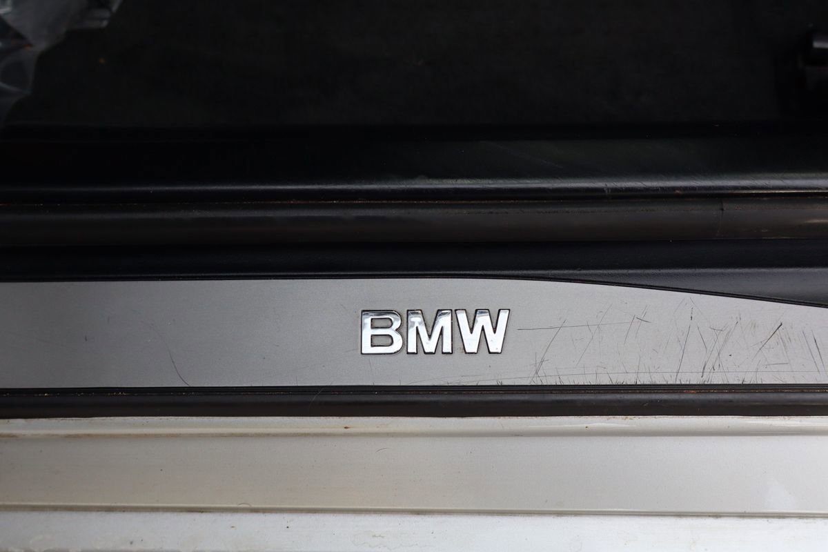 Used 2010 BMW 535i xDrive Wagon AWD/4WD image 25
