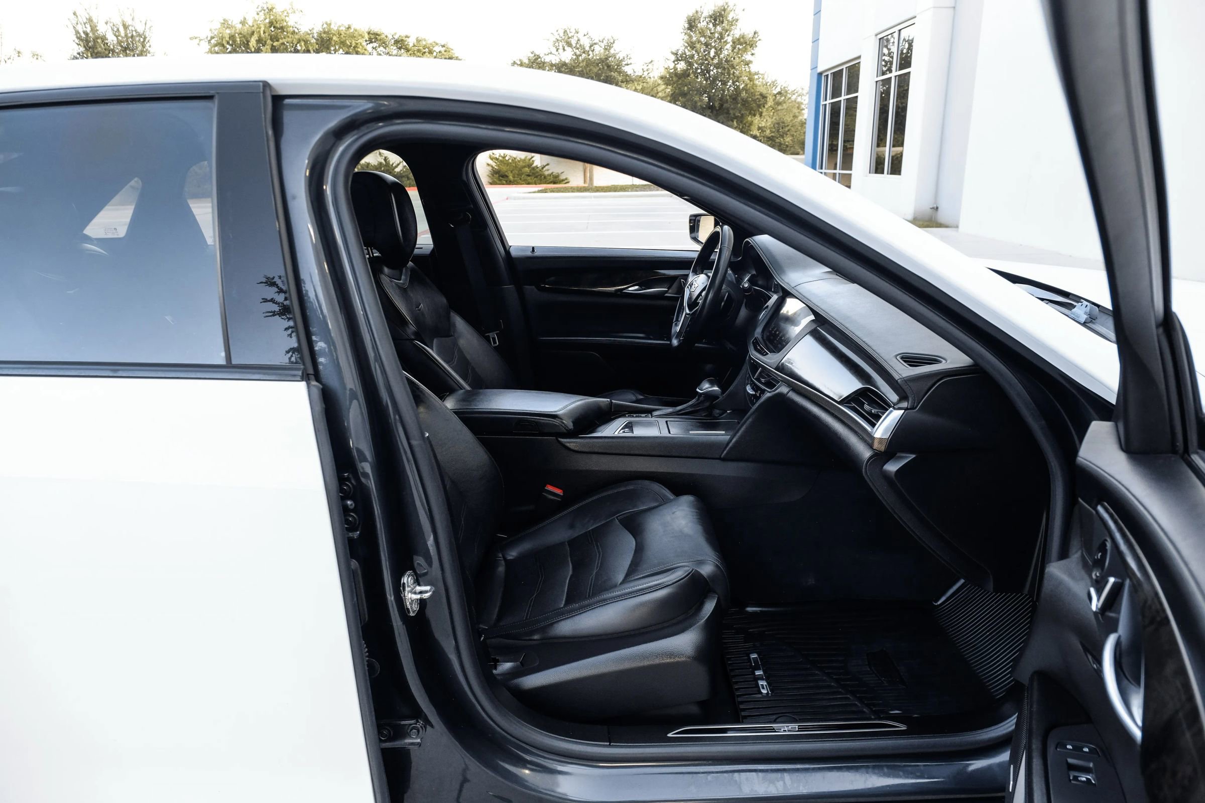 Used 2018 Cadillac CT6 Luxury AWD/4WD image 39