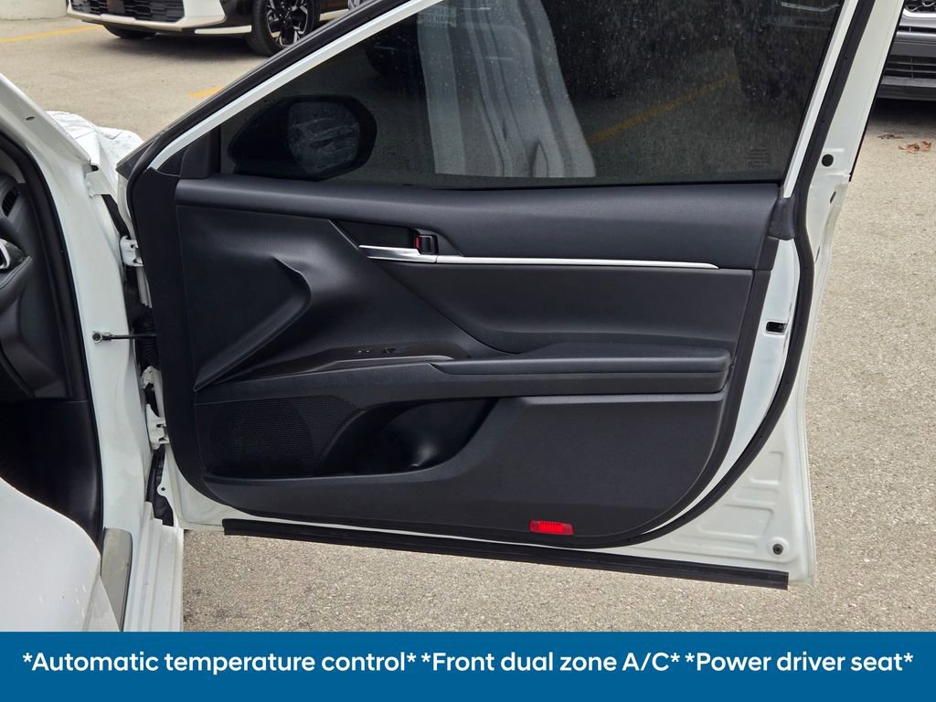 Used 2022 Toyota Camry SE w/ Convenience Package image 9