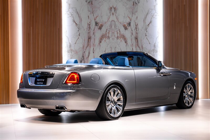 Used 2016 Rolls-Royce Dawn RWD image 4