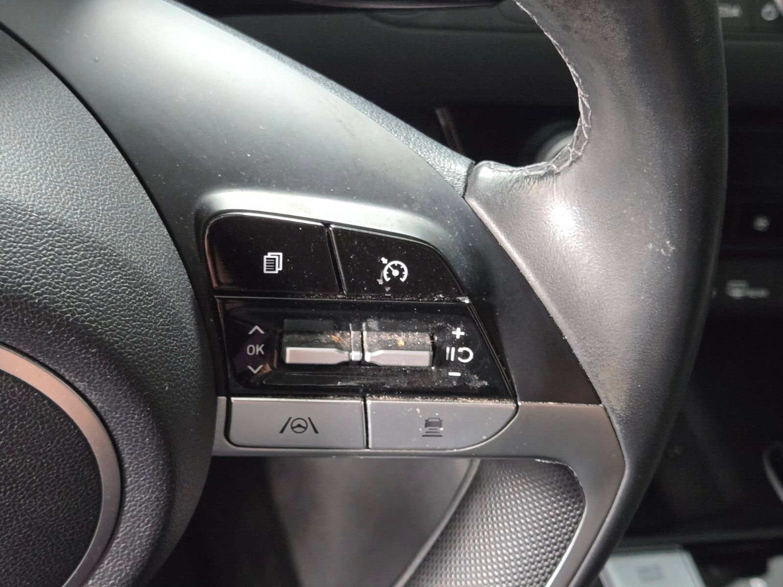 Used 2023 Hyundai Elantra SEL w/ Convenience Package FWD image 23