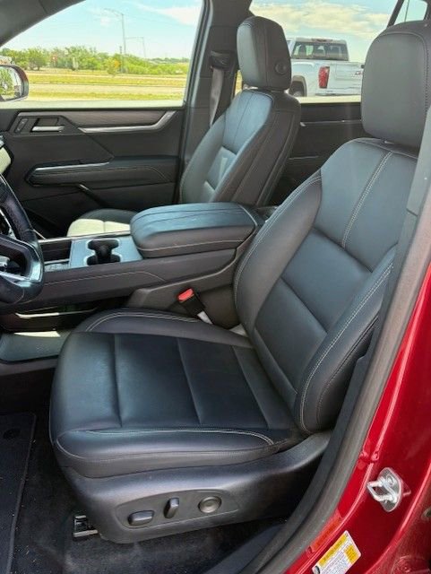 Used 2024 GMC Acadia Elevation FWD image 9
