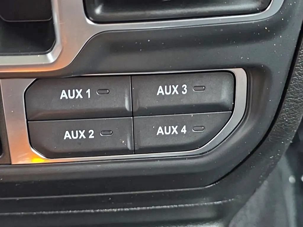 Used 2021 Jeep Wrangler Unlimited Sahara AWD/4WD image 29