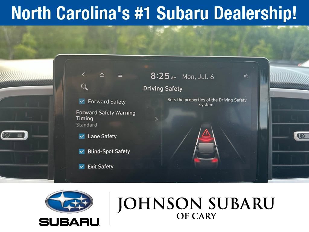 Used 2023 Hyundai Venue Limited w/ Cargo Package FWD image 11