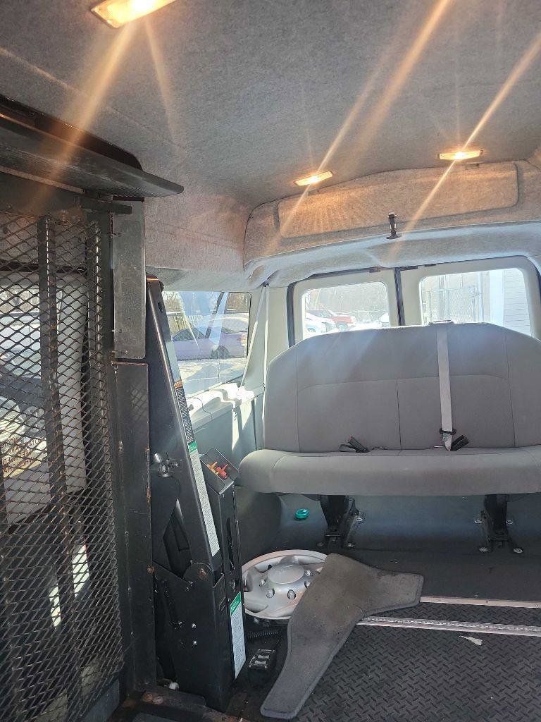 Used 2008 Ford E-150 and Econoline 150 Wagon image 6