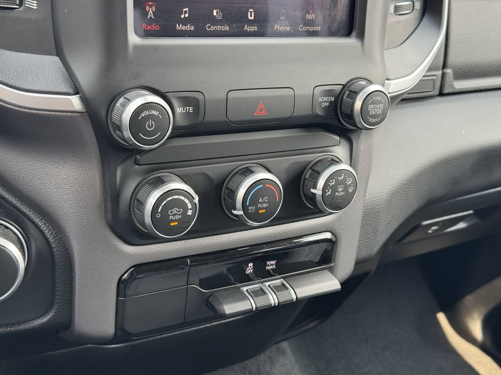 Used 2019 RAM 1500 Big Horn AWD/4WD image 24