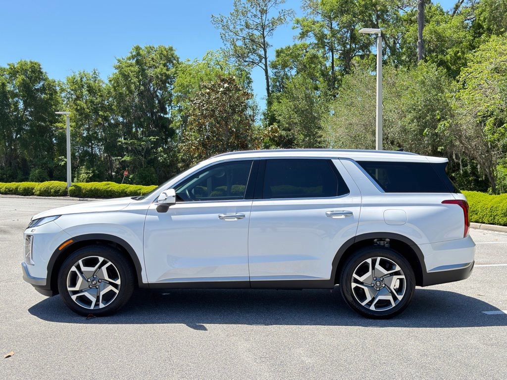 Used 2025 Hyundai Palisade SEL FWD image 2