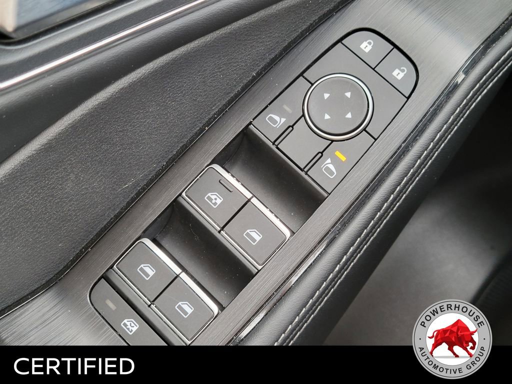 Used 2025 Nissan Rogue Platinum image 28