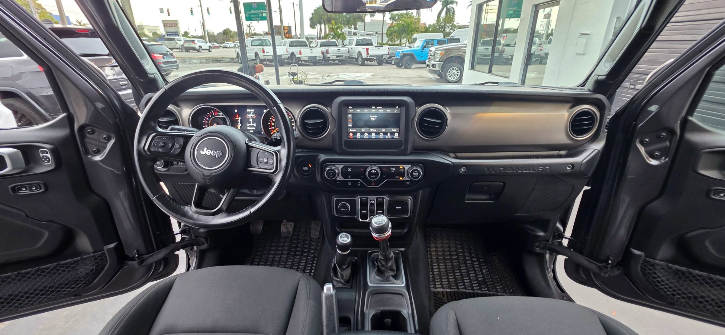Used 2018 Jeep Wrangler Unlimited Sport w/ Technology Group AWD/4WD image 29