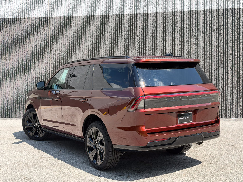 New 2027 Lincoln Navigator Reserve w/ Jet Appearance Package AWD/4WD image 5