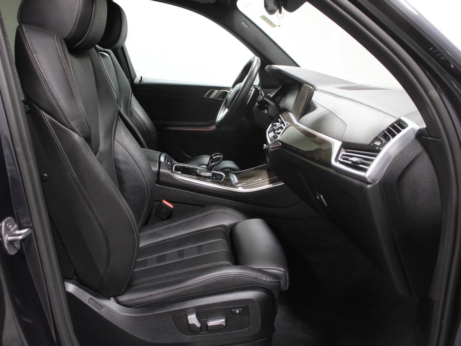 Certified 2022 BMW X5 xDrive40i w/ Premium Package image 18