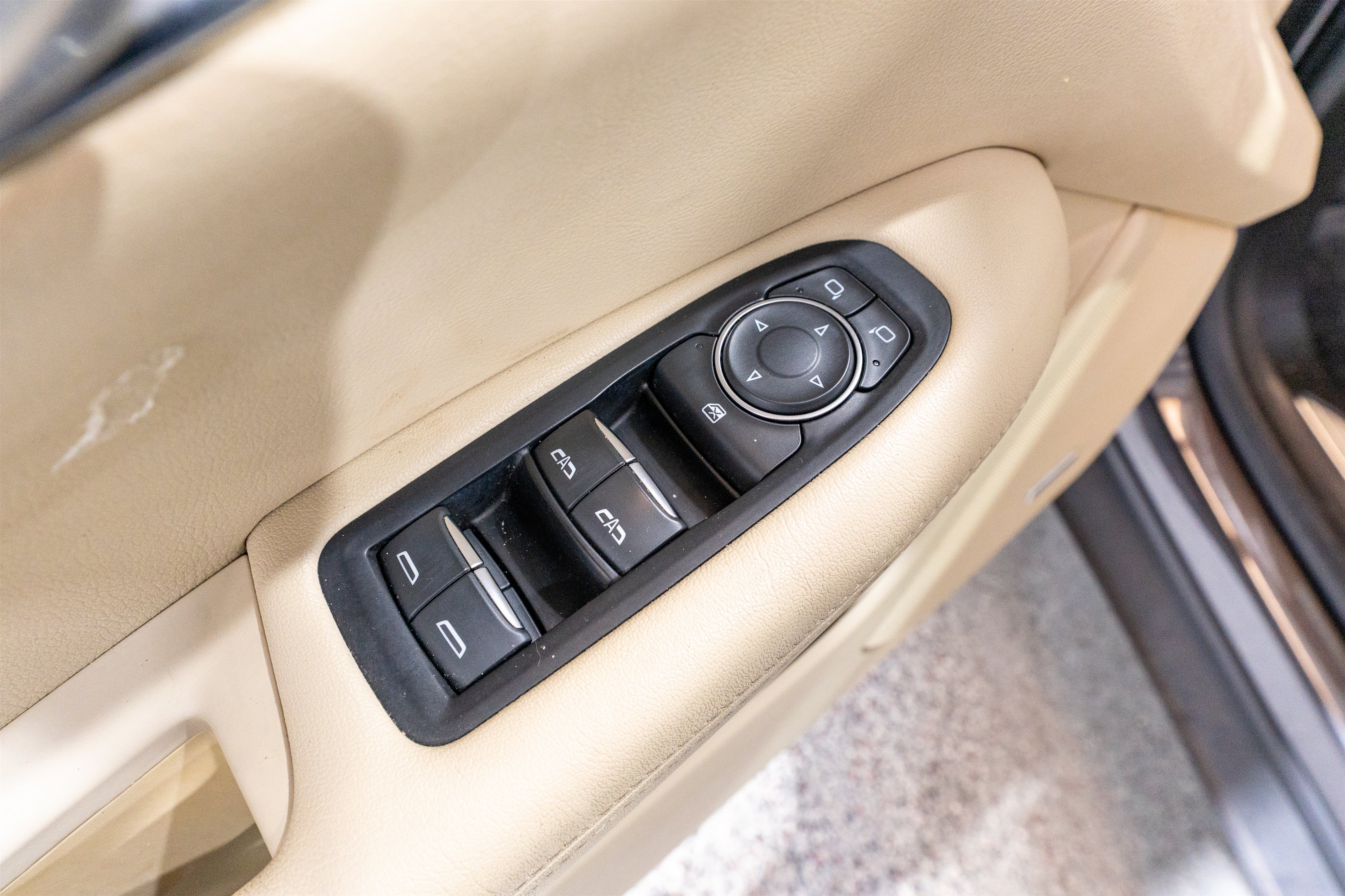 Used 2019 Cadillac XT5 FWD image 13