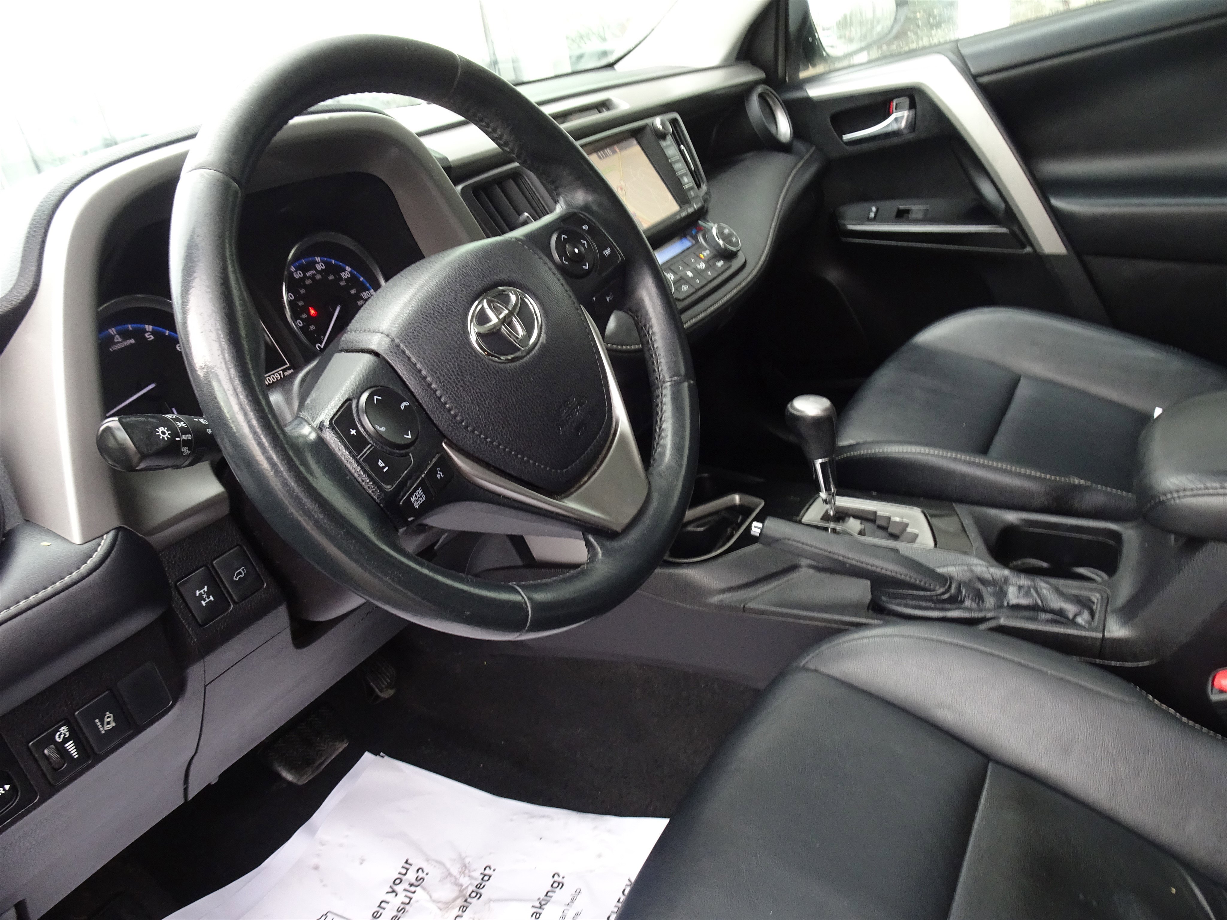 Used 2016 Toyota RAV4 Limited image 12