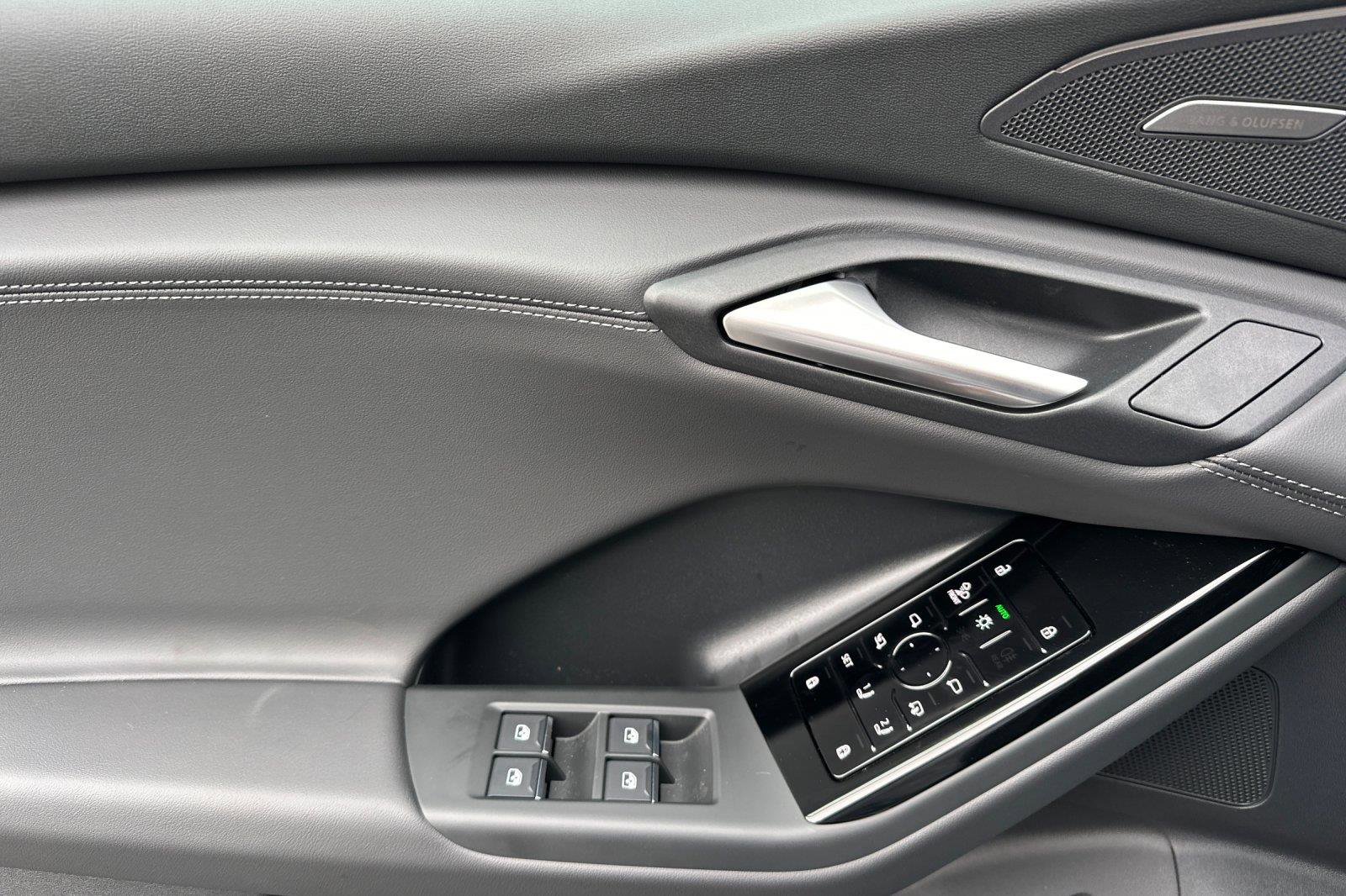 New 2025 Audi Q6 e-tron Premium Plus image 10