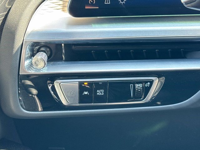 Certified 2024 Cadillac Lyriq Luxury AWD/4WD image 18