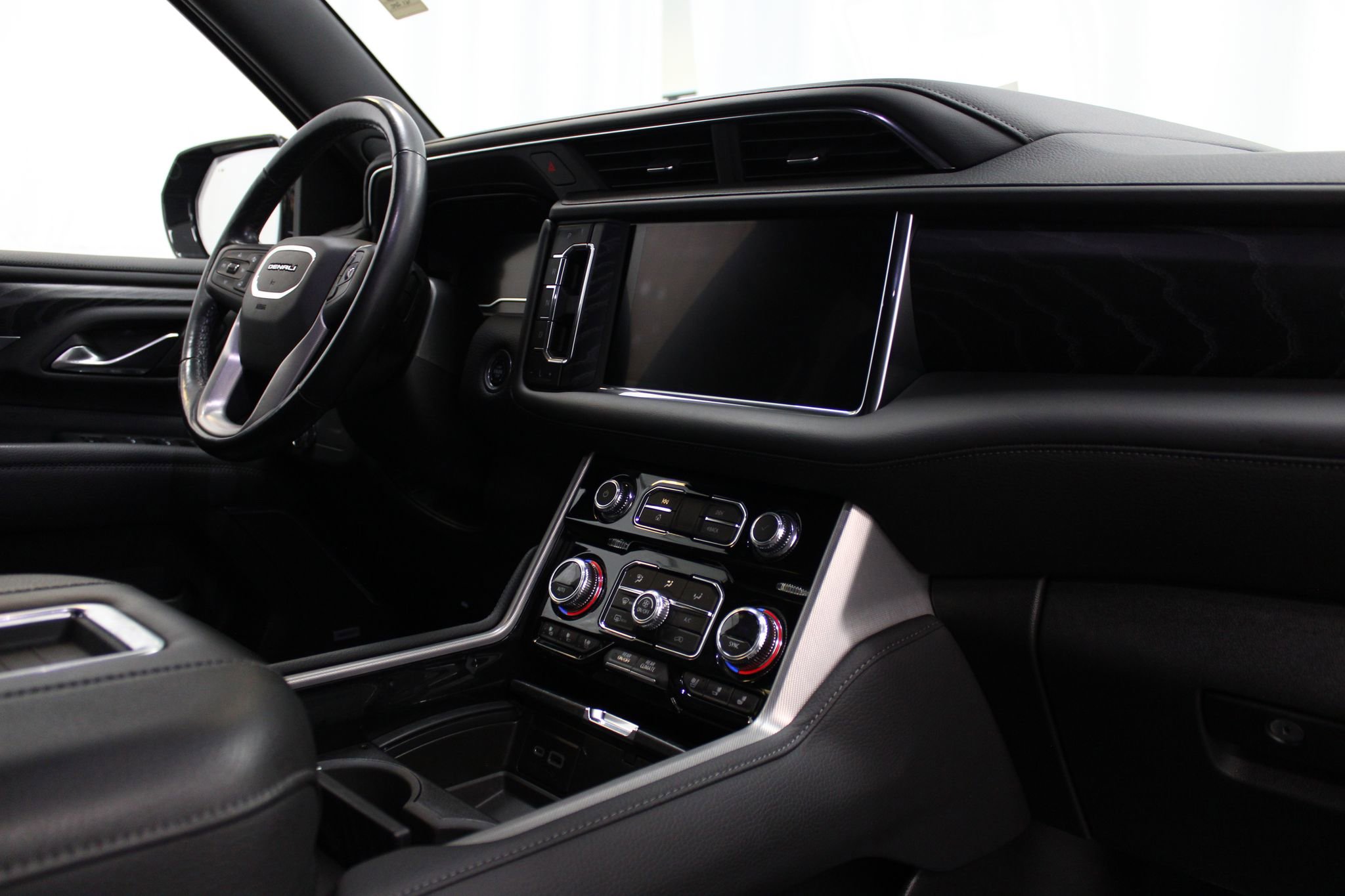 Used 2023 GMC Yukon Denali image 34