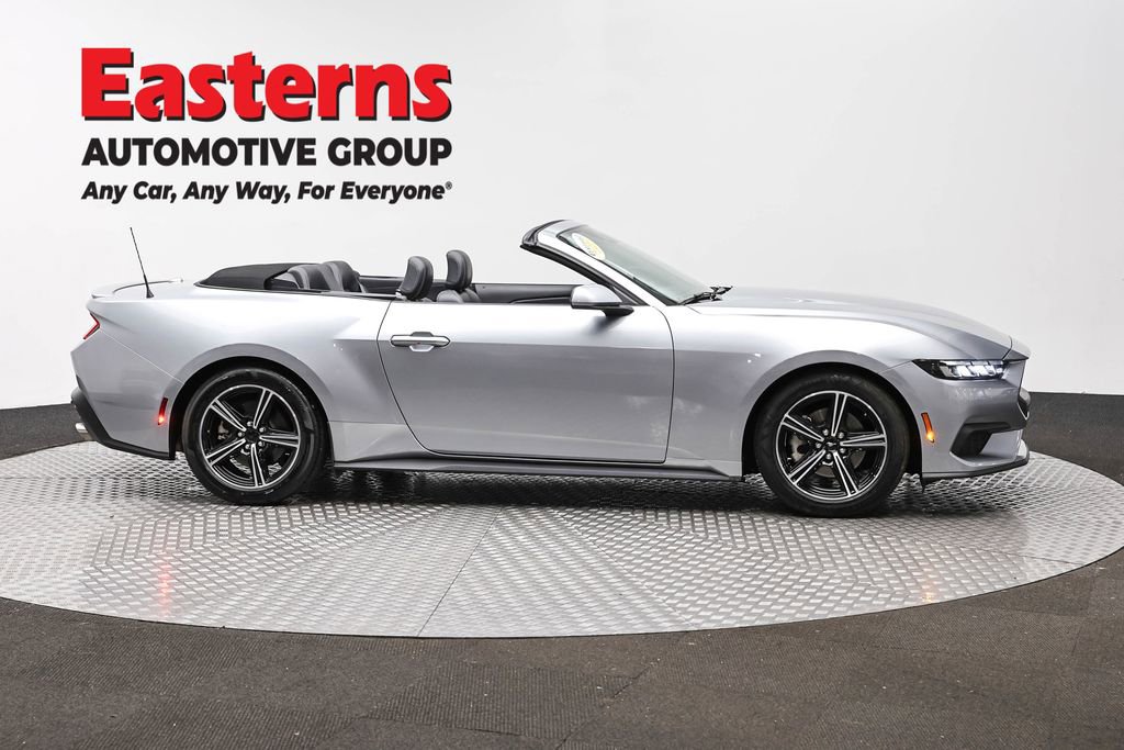 Used 2025 Ford Mustang Premium RWD image 4