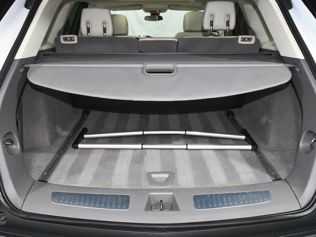 Used 2017 Cadillac XT5 Luxury w/ Driver Awareness Package image 9