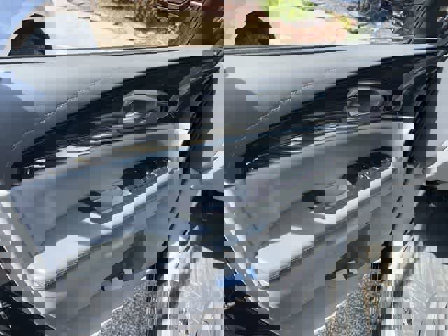 Used 2016 Buick Enclave Leather image 3