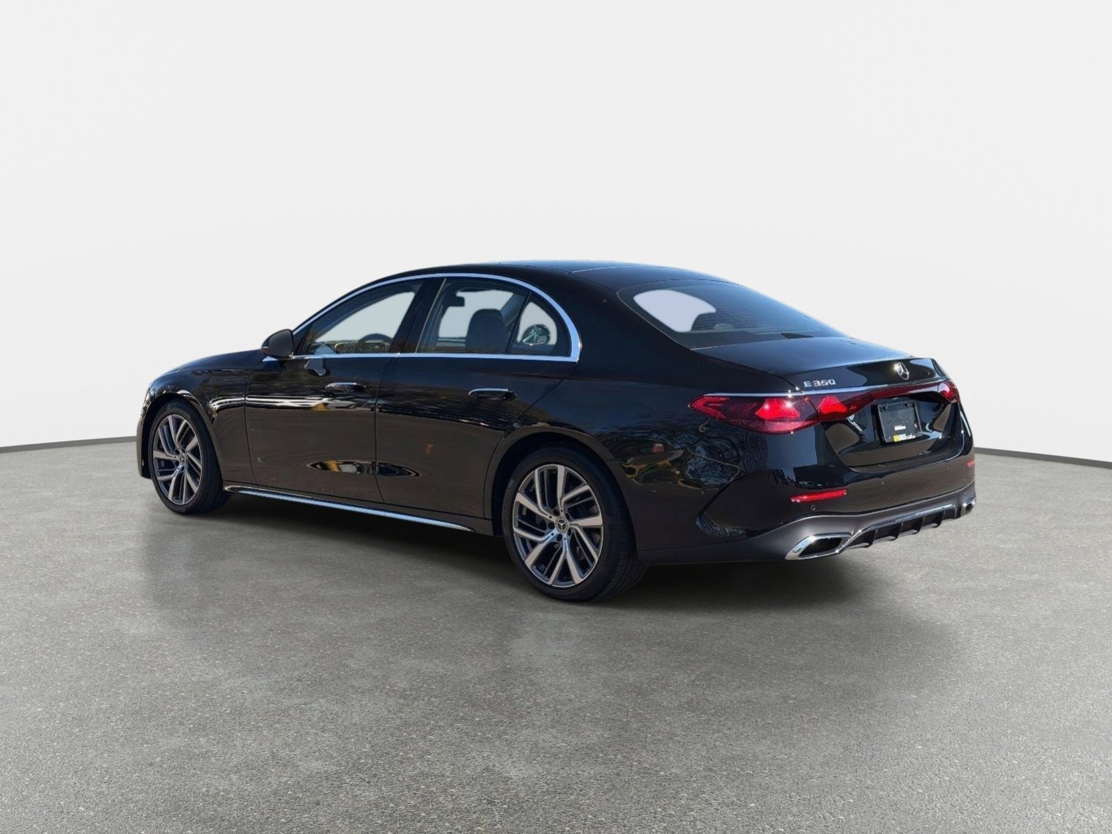 Used 2025 Mercedes-Benz E 350 Sedan image 5