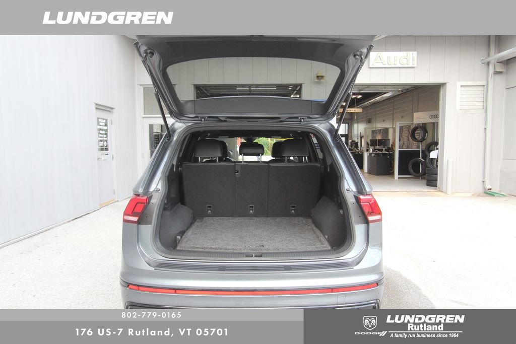 Used 2023 Volkswagen Tiguan SE R-Line AWD/4WD image 32